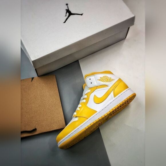 Air Jordan 1 Mid Pollen White Yellow Size 8 &‎ 1/2 in yellow and white NWT - Picture 2 of 12